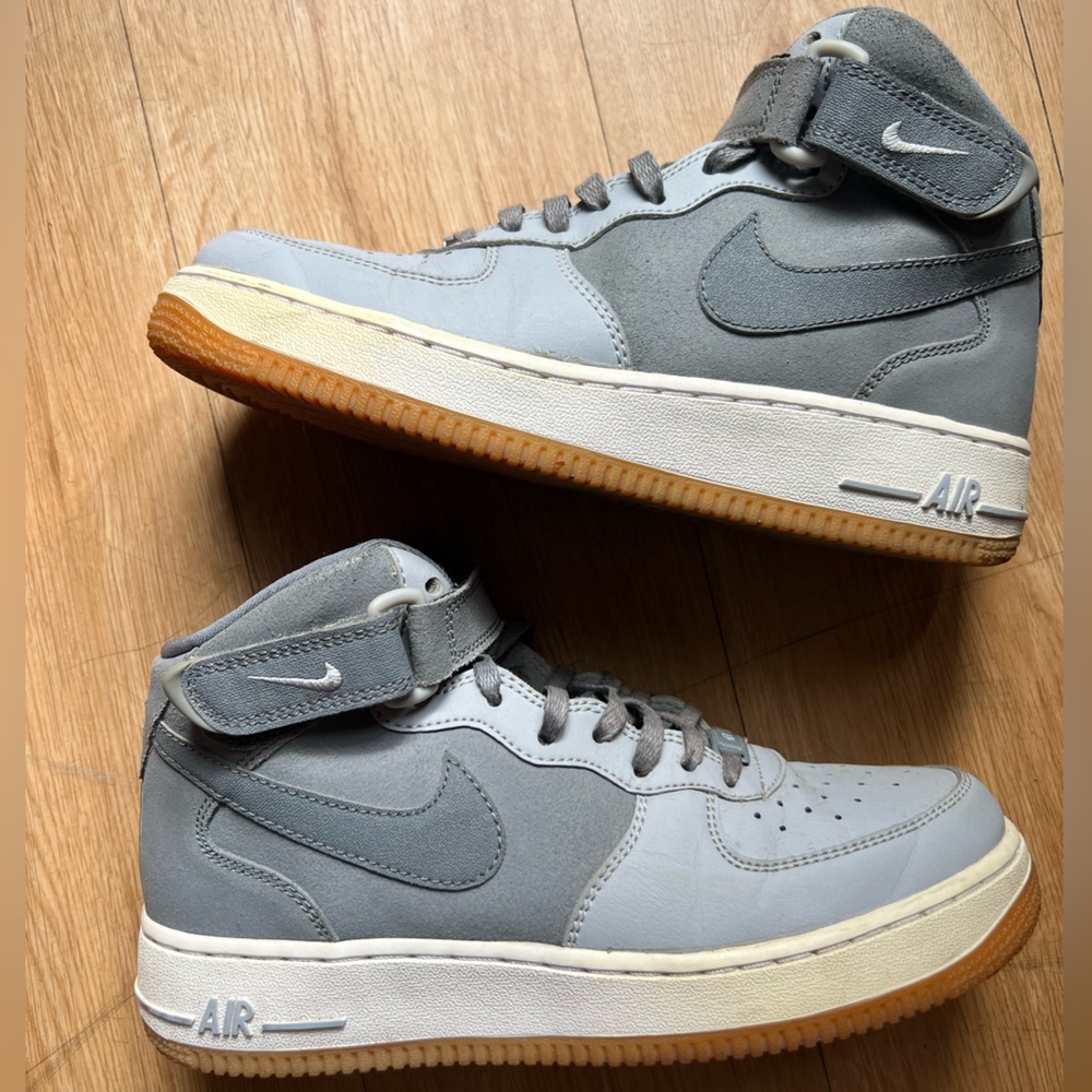 AF1 Air Force 1 Mid GS grey w/ gum sole